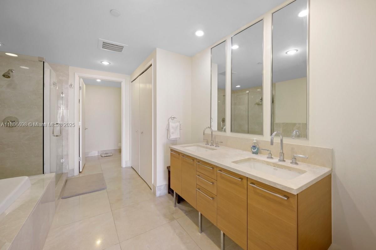 Real estate property located at 17001 Collins Ave #1204, Miami-dade, Jade Beach, Sunny Isles Beach, FL