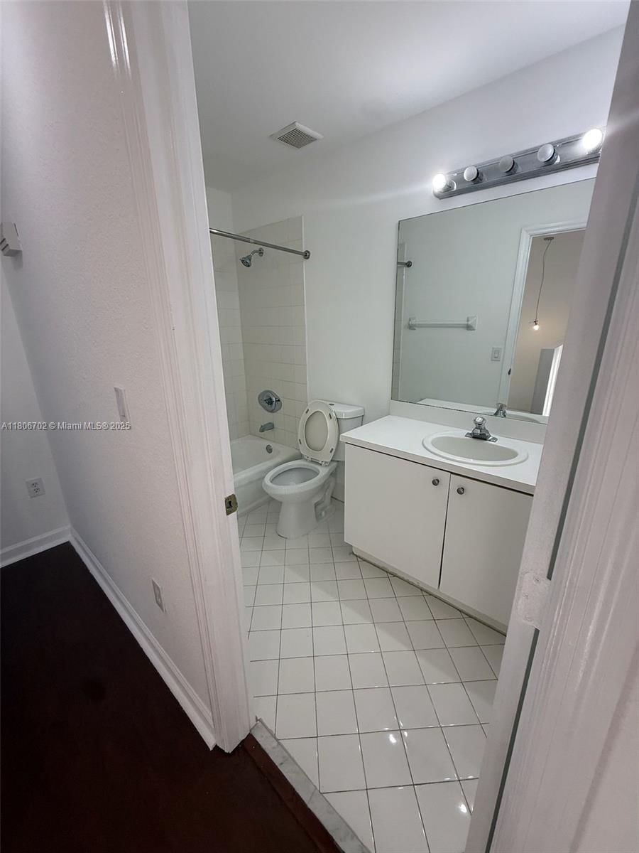 Real estate property located at 13473 118th Pass, Miami-dade, Four Lakes Sec 7, Miami, FL