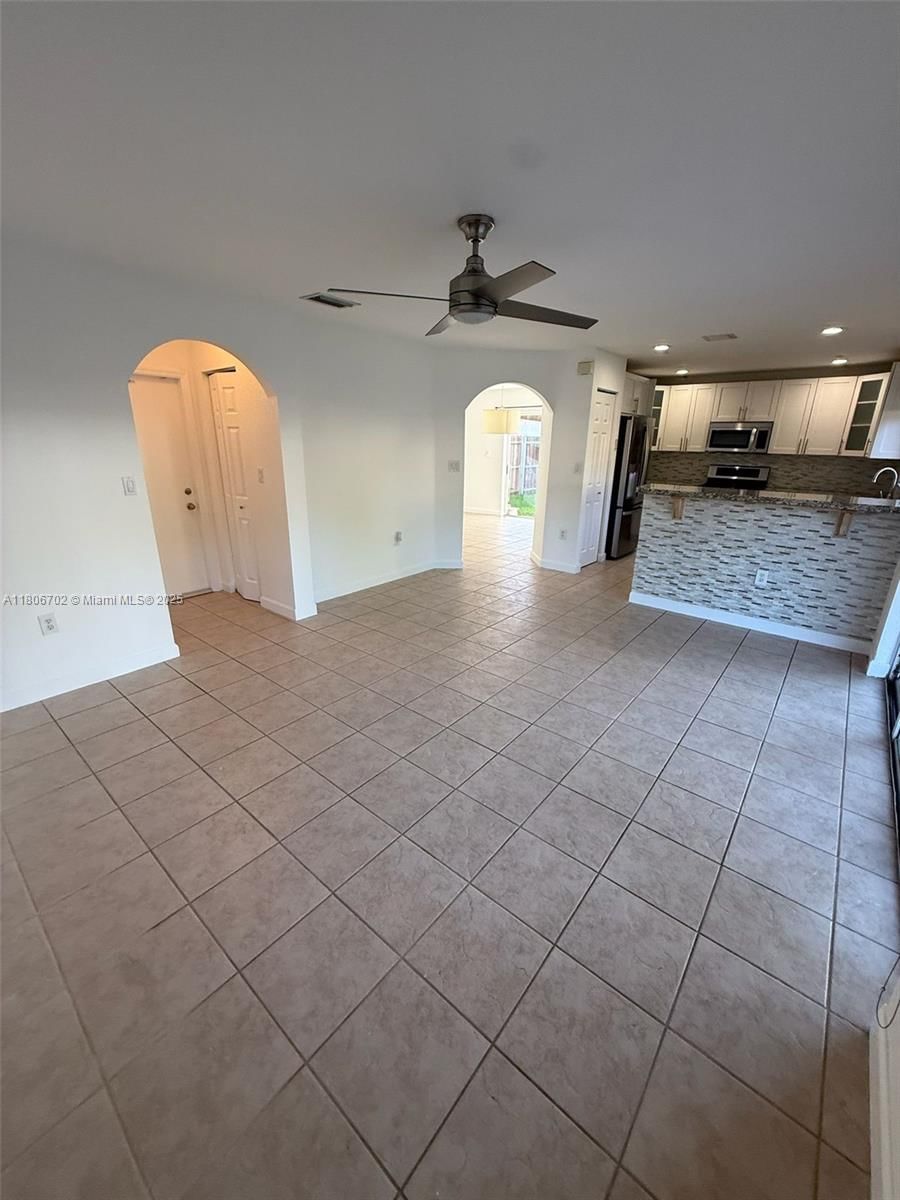 Real estate property located at 13473 118th Pass, Miami-dade, Four Lakes Sec 7, Miami, FL