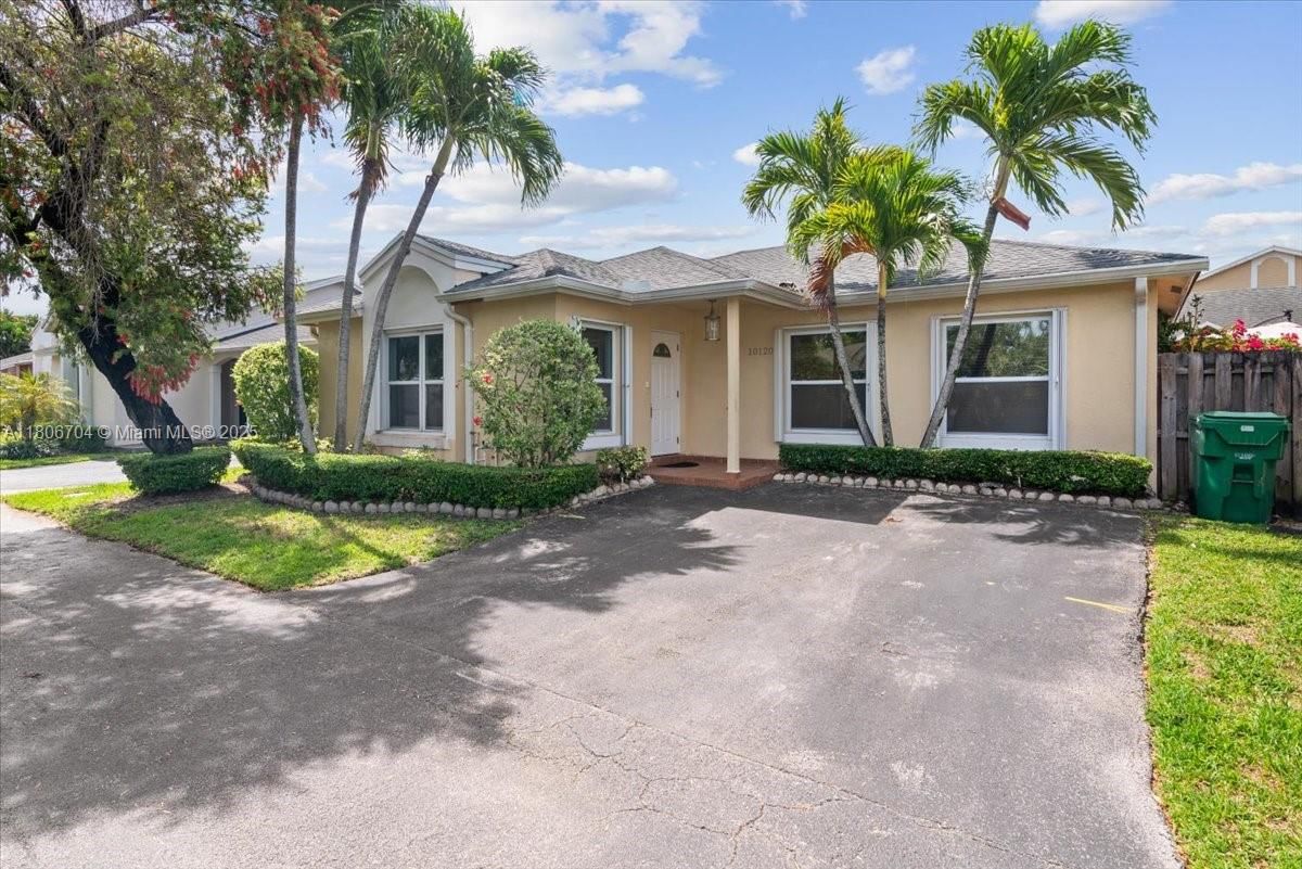 Real estate property located at 10120 57th St, Miami-dade, Patio Homes Of Doral Pine, Doral, FL