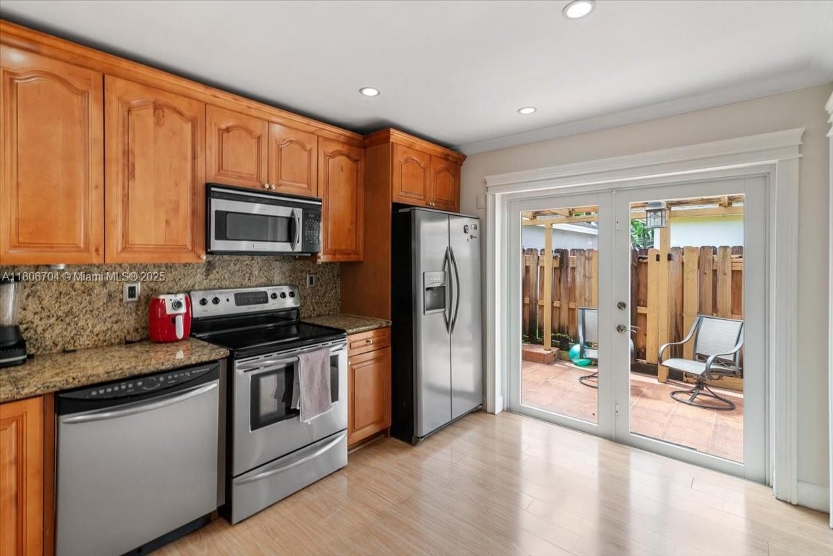 Real estate property located at 10120 57th St, Miami-dade, Patio Homes Of Doral Pine, Doral, FL