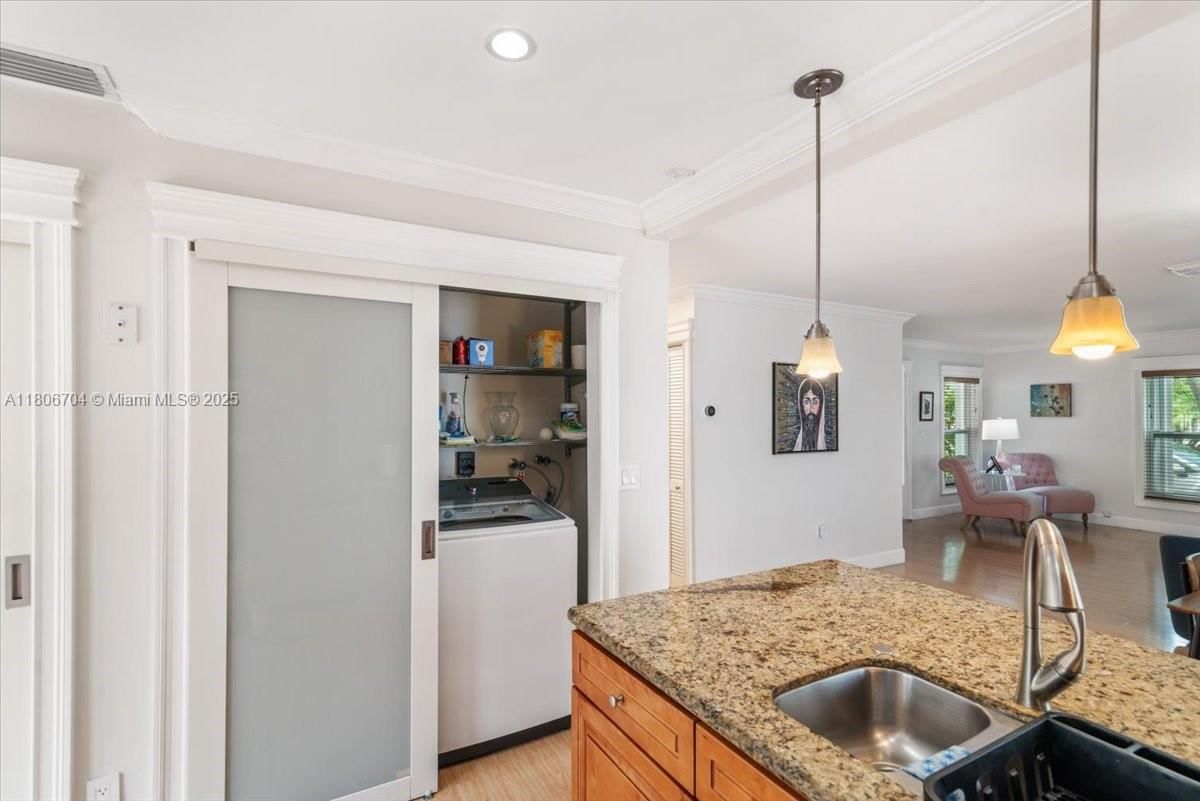 Real estate property located at 10120 57th St, Miami-dade, Patio Homes Of Doral Pine, Doral, FL