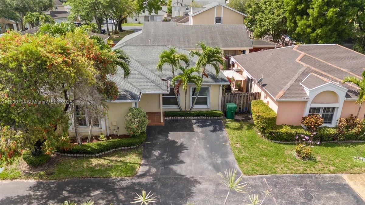 Real estate property located at 10120 57th St, Miami-dade, Patio Homes Of Doral Pine, Doral, FL