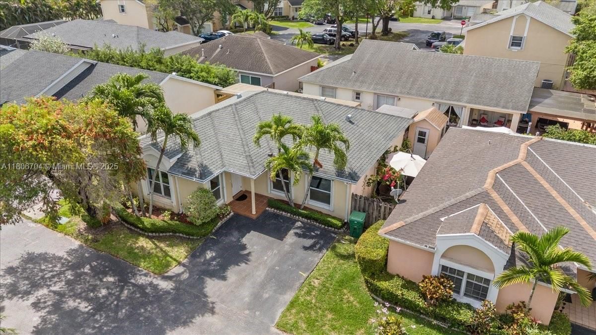 Real estate property located at 10120 57th St, Miami-dade, Patio Homes Of Doral Pine, Doral, FL