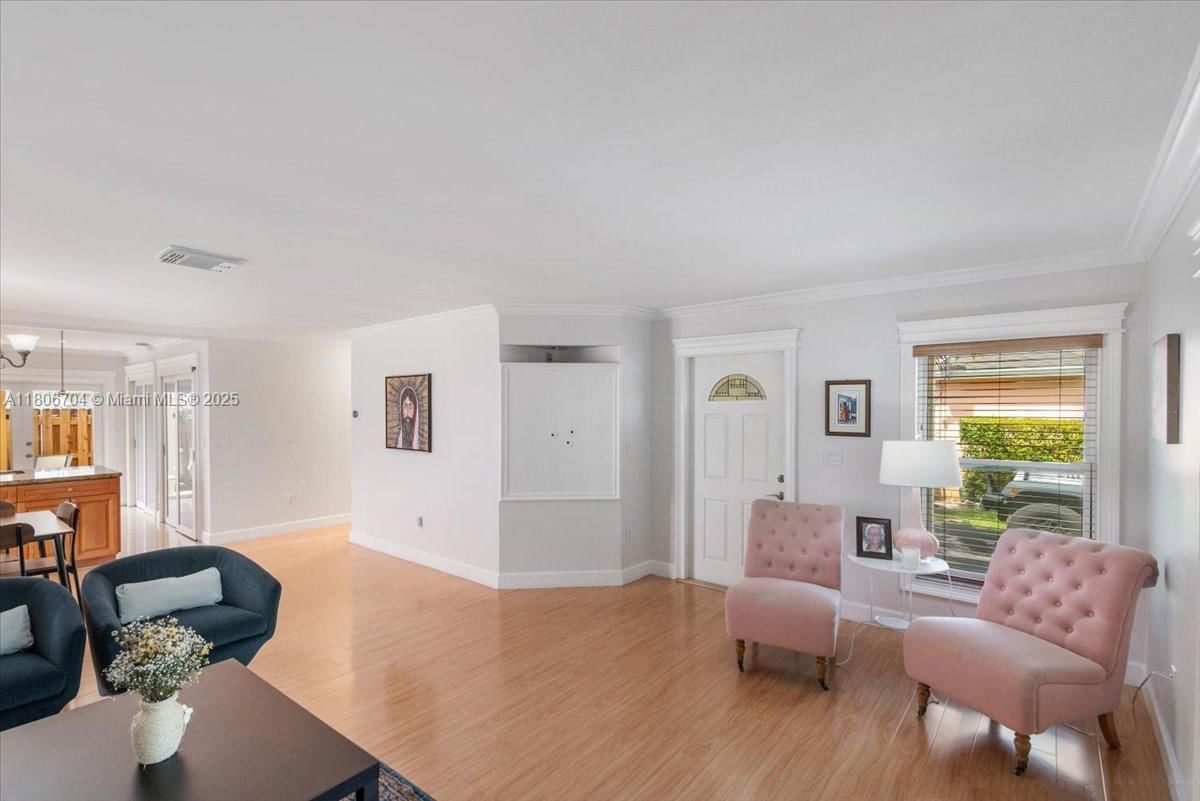 Real estate property located at 10120 57th St, Miami-dade, Patio Homes Of Doral Pine, Doral, FL
