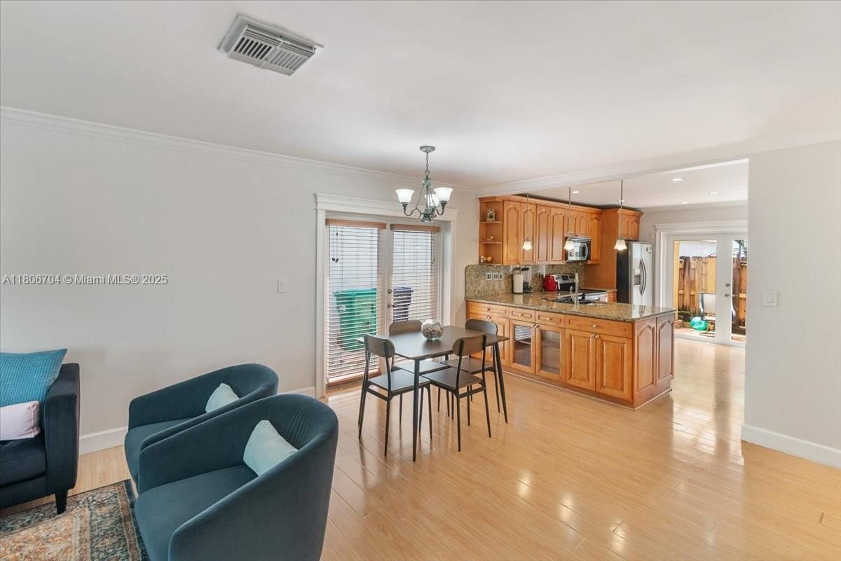 Real estate property located at 10120 57th St, Miami-dade, Patio Homes Of Doral Pine, Doral, FL