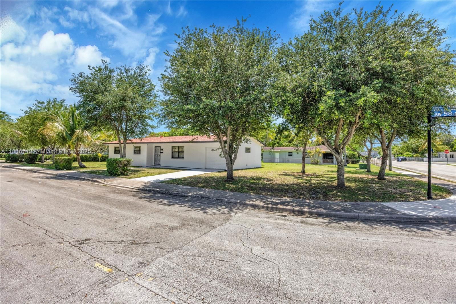 Real estate property located at 6250 58th Pl, Miami-dade, University Gardens Sub No, South Miami, FL
