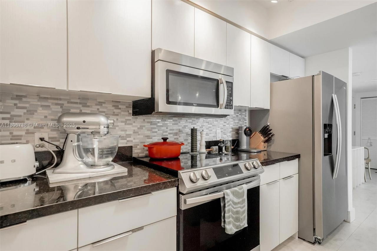 Real estate property located at 800 Claughton Island Dr #1504, Miami-dade, St Louis Condo, Miami, FL