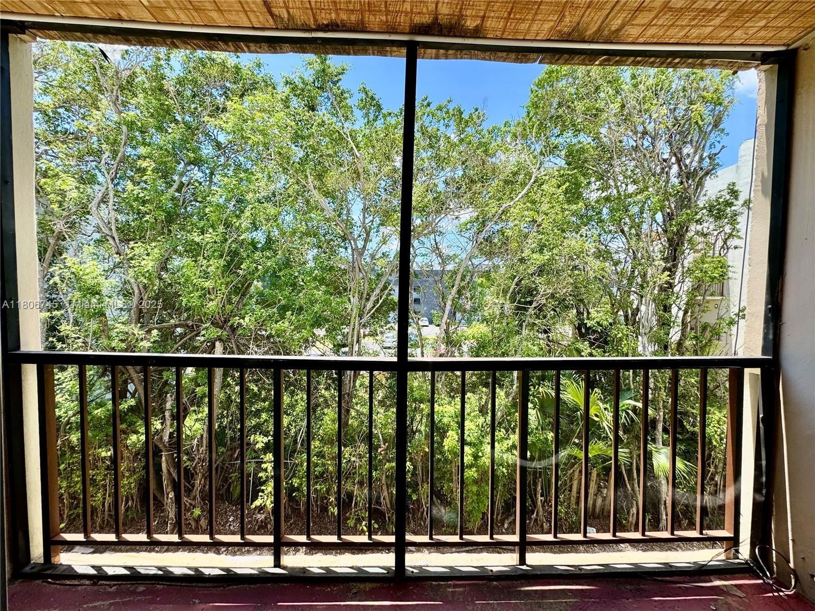 Real estate property located at 8810 Fontainebleau Blvd #318, Miami-dade, San Marco Condo, Miami, FL