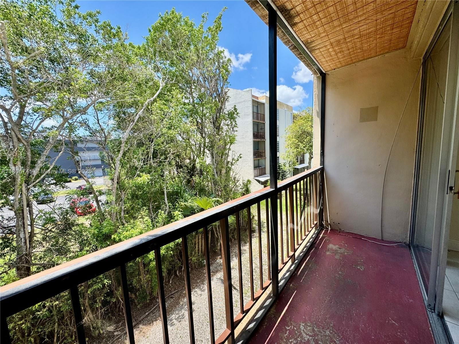 Real estate property located at 8810 Fontainebleau Blvd #318, Miami-dade, San Marco Condo, Miami, FL