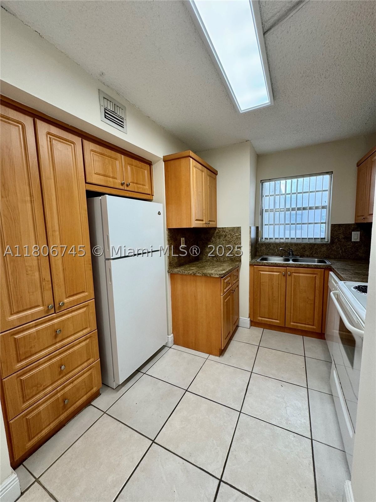Real estate property located at 8810 Fontainebleau Blvd #318, Miami-dade, San Marco Condo, Miami, FL