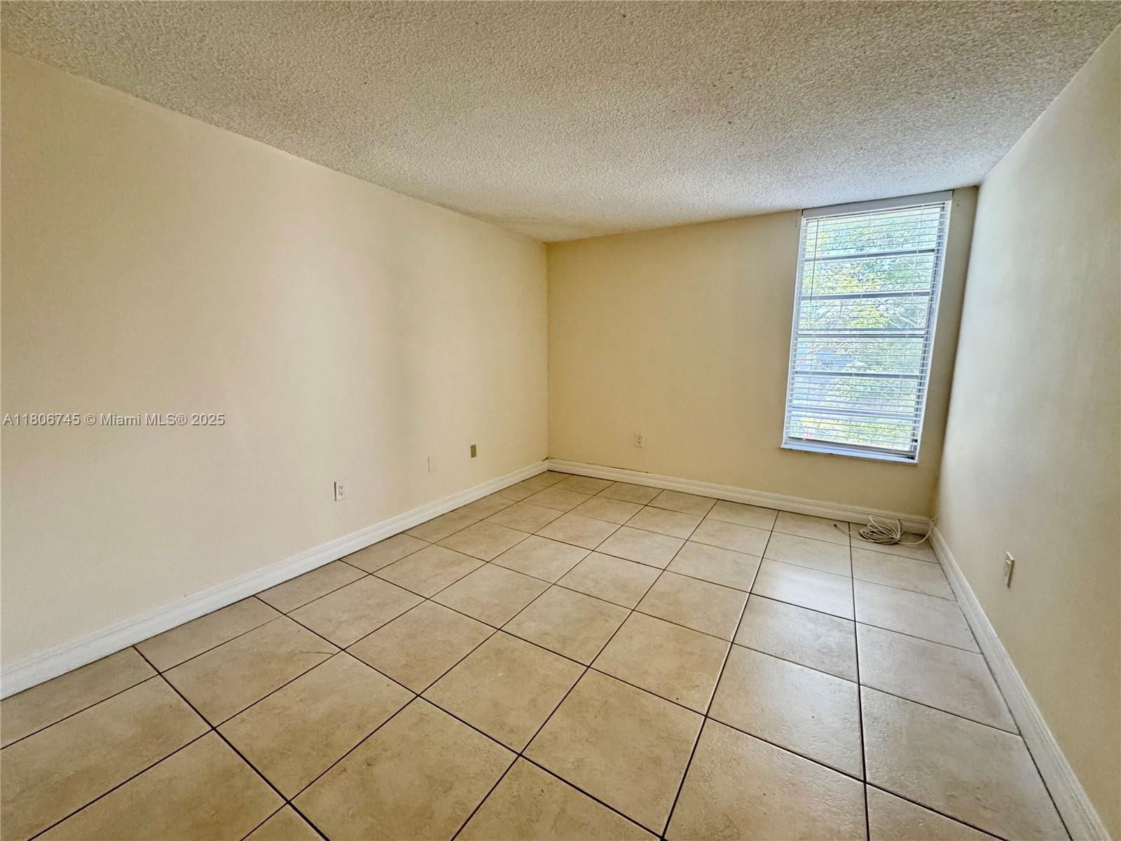 Real estate property located at 8810 Fontainebleau Blvd #318, Miami-dade, San Marco Condo, Miami, FL