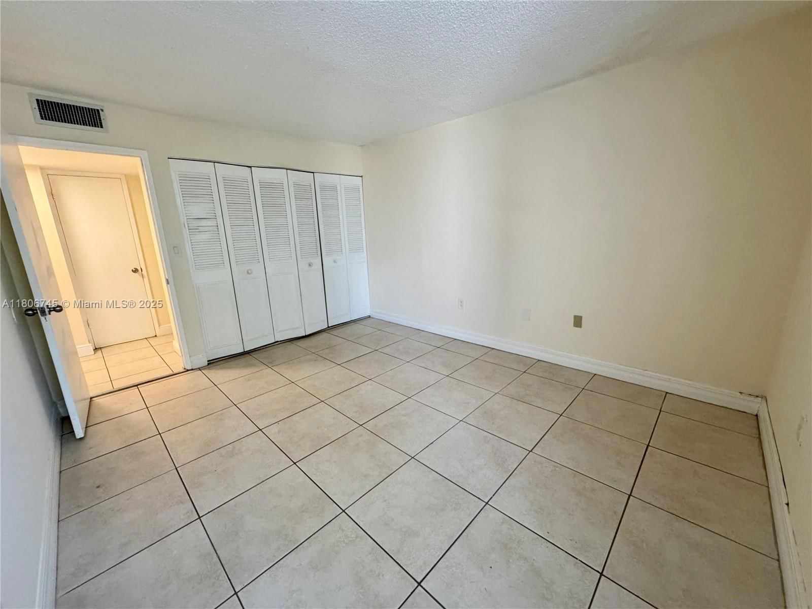 Real estate property located at 8810 Fontainebleau Blvd #318, Miami-dade, San Marco Condo, Miami, FL