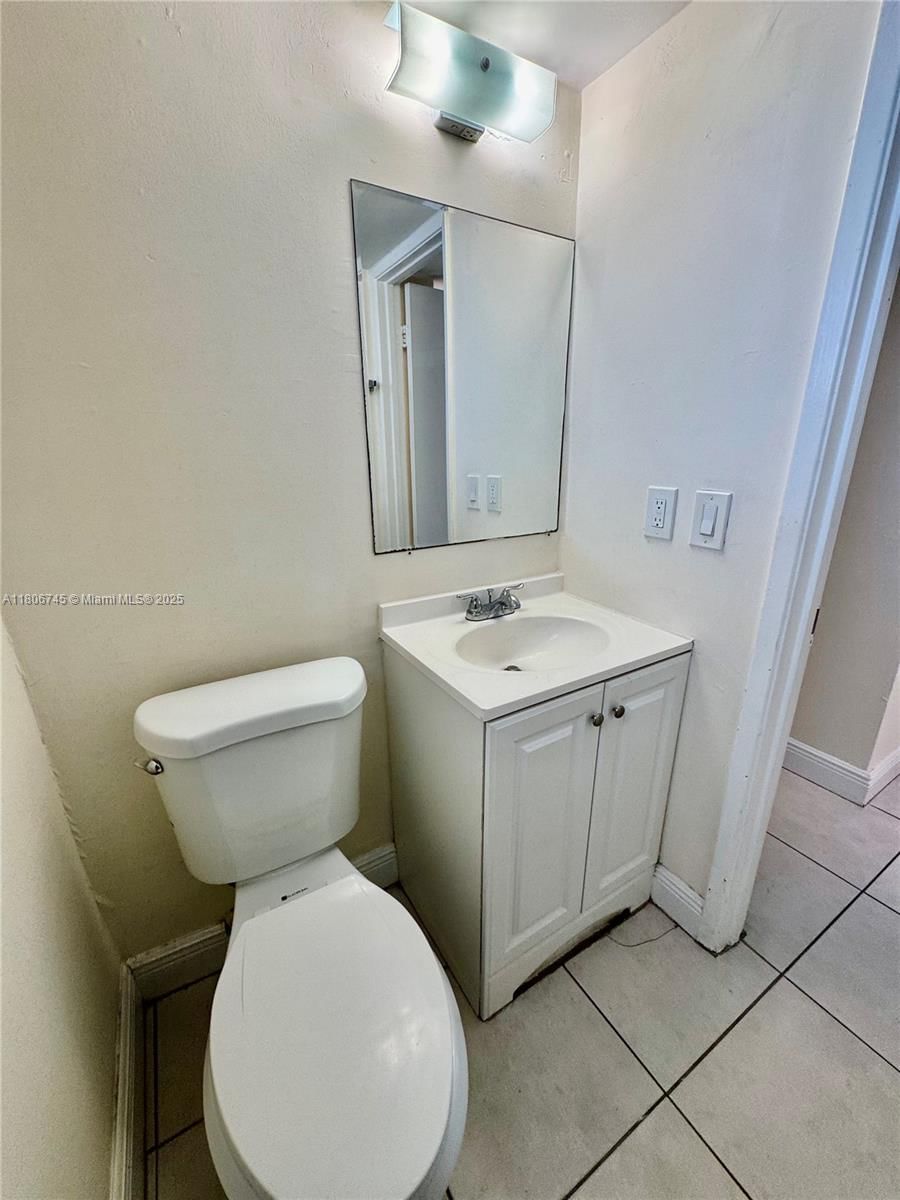 Real estate property located at 8810 Fontainebleau Blvd #318, Miami-dade, San Marco Condo, Miami, FL