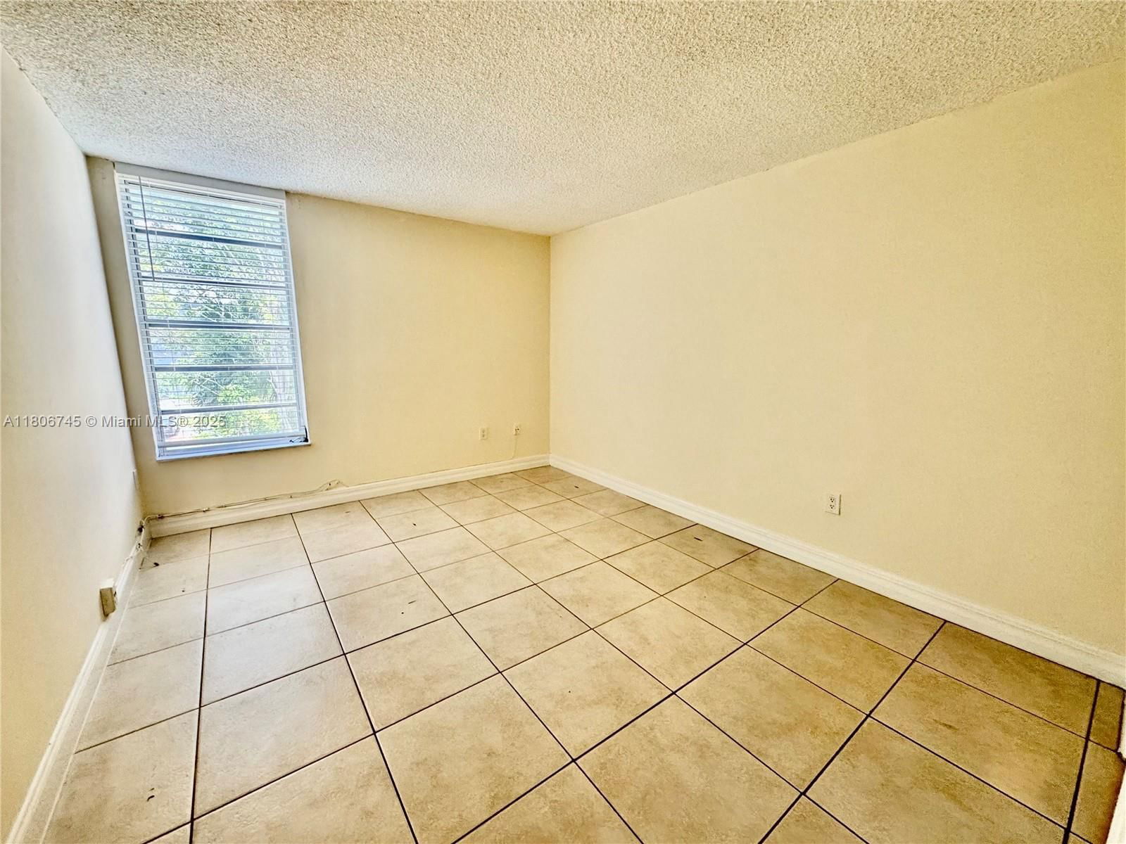 Real estate property located at 8810 Fontainebleau Blvd #318, Miami-dade, San Marco Condo, Miami, FL