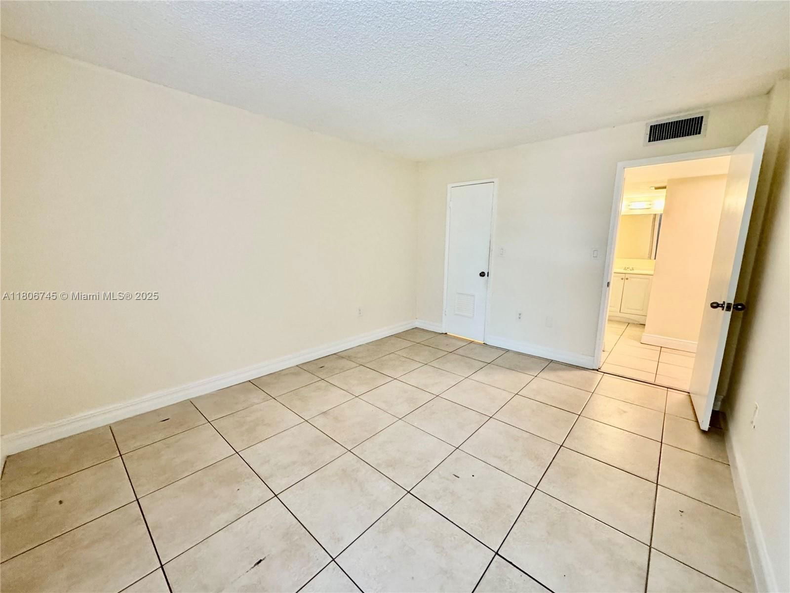 Real estate property located at 8810 Fontainebleau Blvd #318, Miami-dade, San Marco Condo, Miami, FL