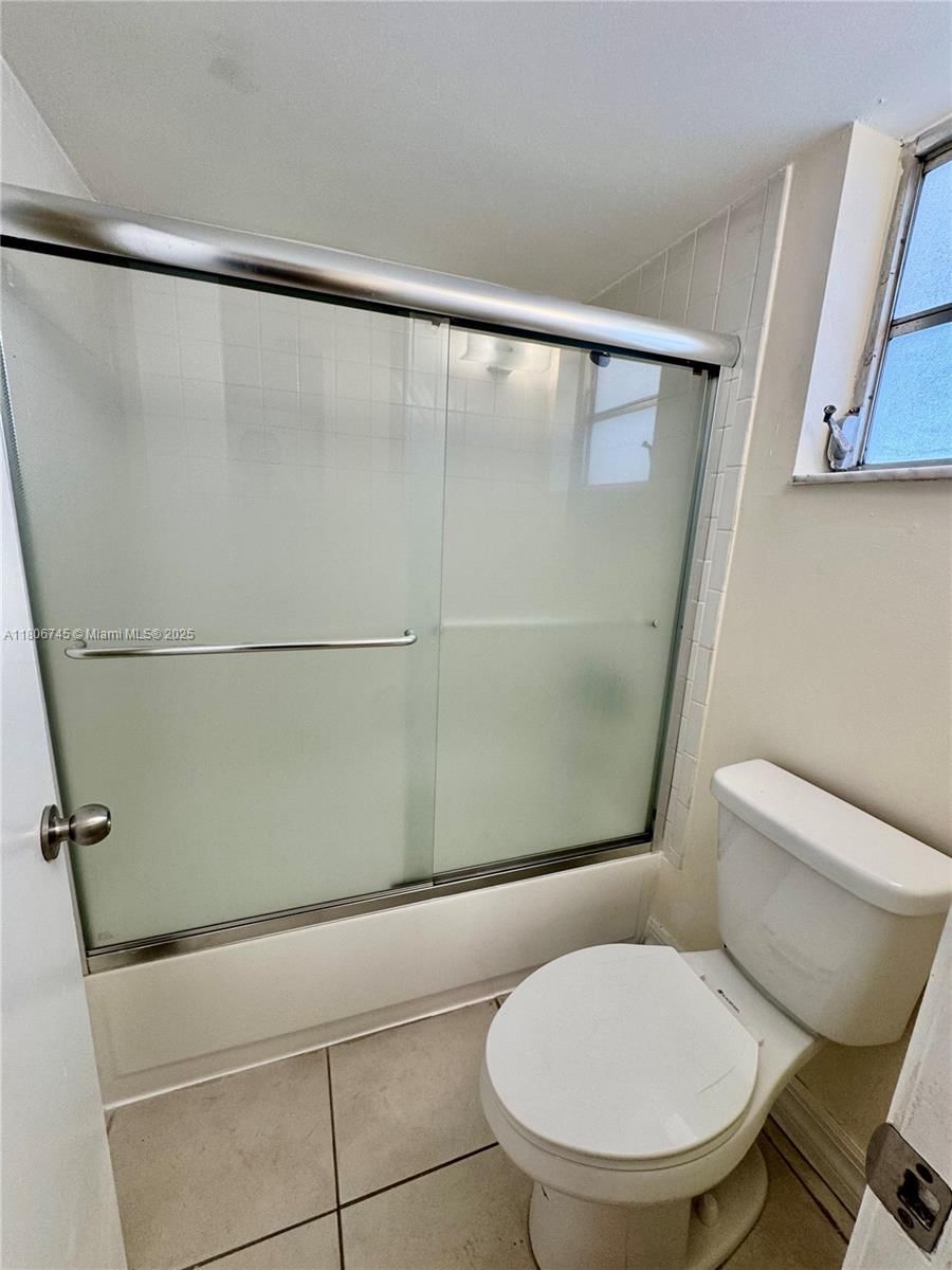 Real estate property located at 8810 Fontainebleau Blvd #318, Miami-dade, San Marco Condo, Miami, FL