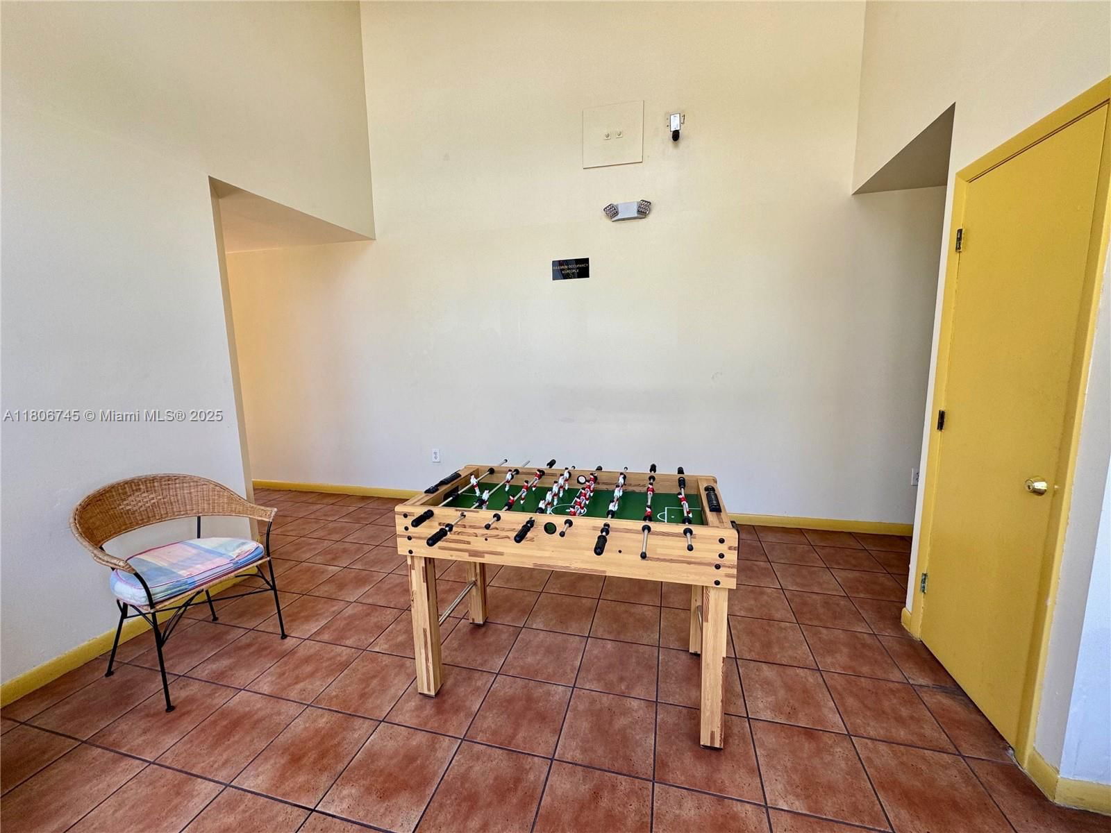 Real estate property located at 8810 Fontainebleau Blvd #318, Miami-dade, San Marco Condo, Miami, FL