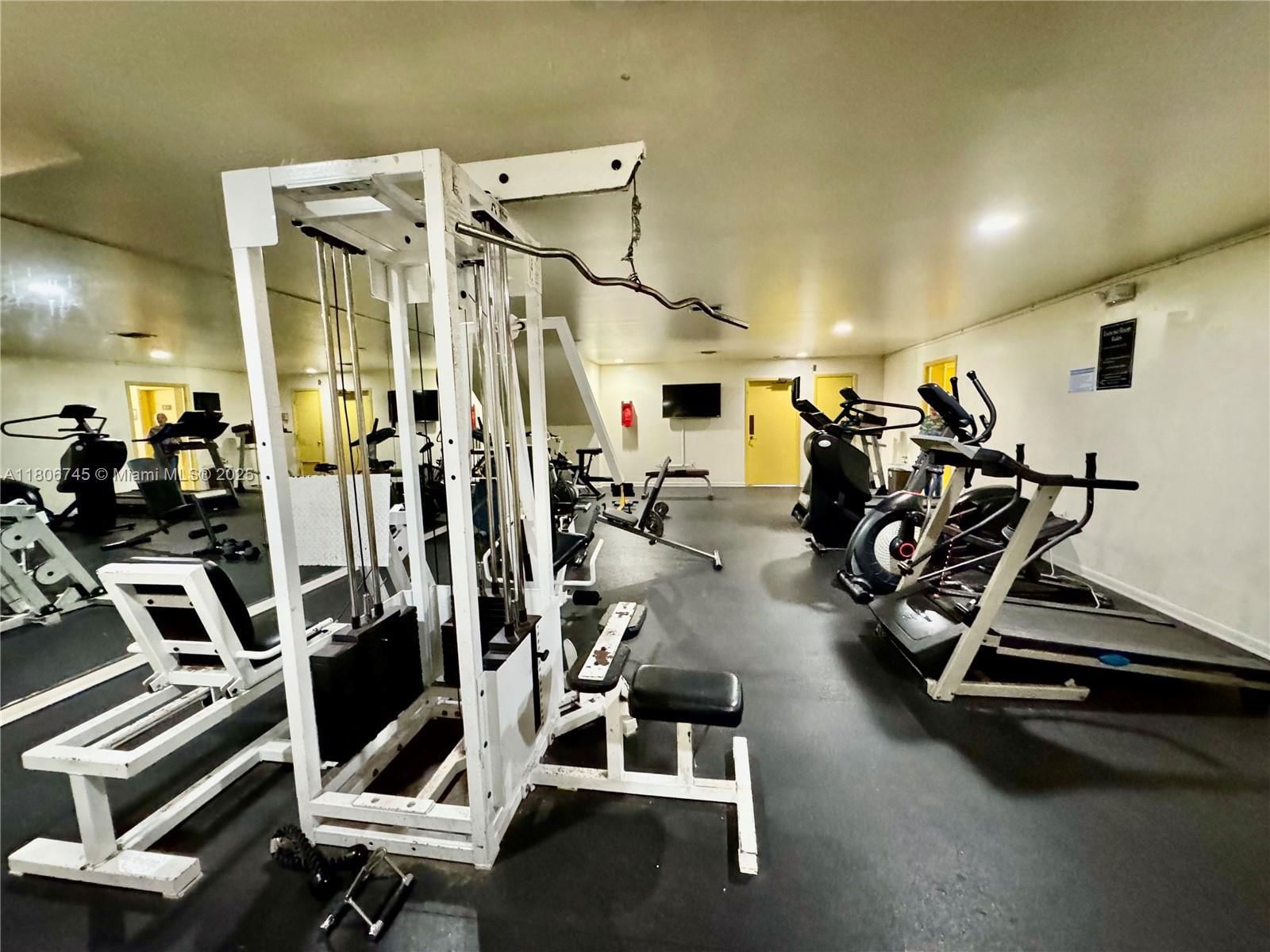 Real estate property located at 8810 Fontainebleau Blvd #318, Miami-dade, San Marco Condo, Miami, FL