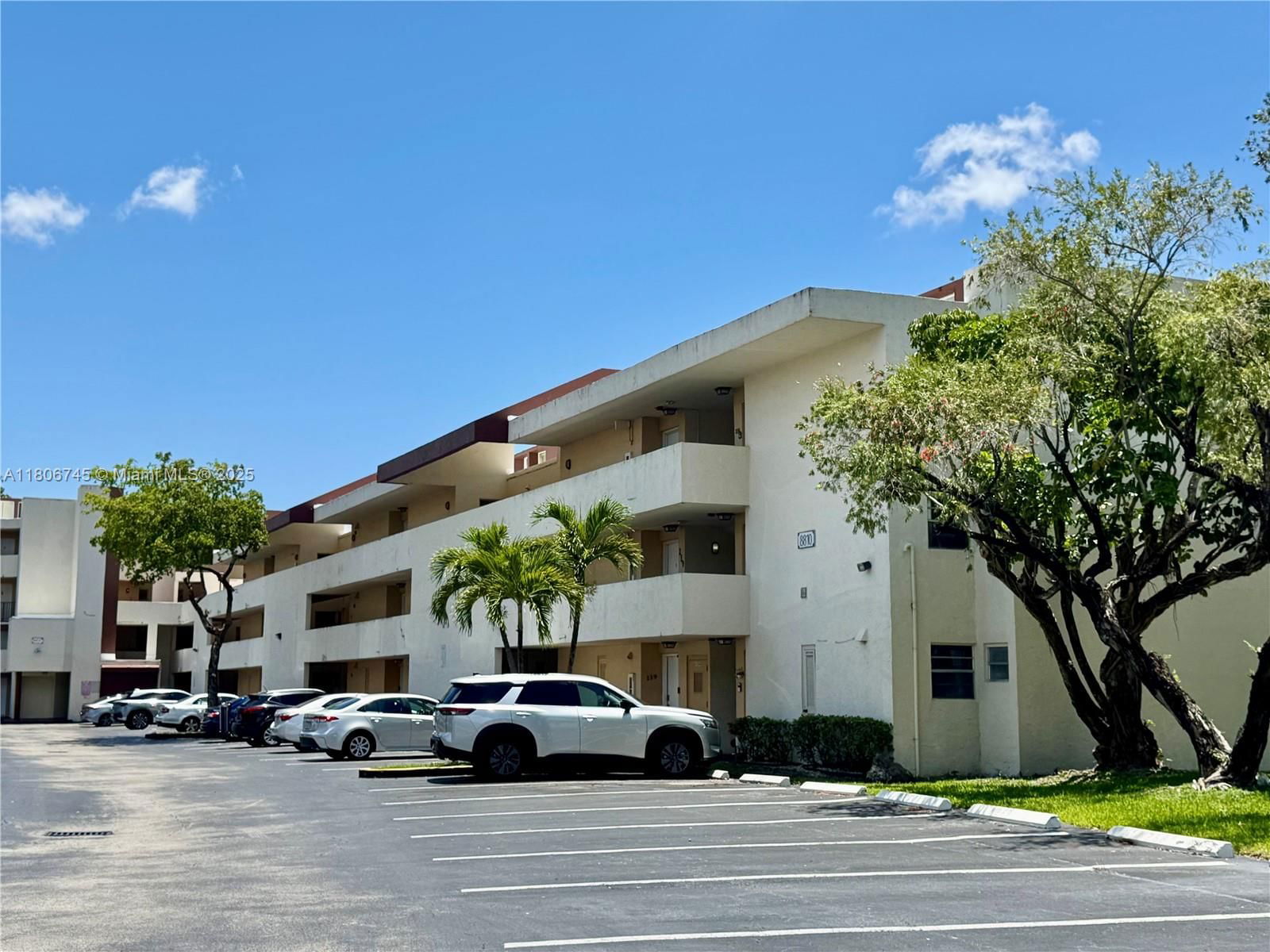 Real estate property located at 8810 Fontainebleau Blvd #318, Miami-dade, San Marco Condo, Miami, FL