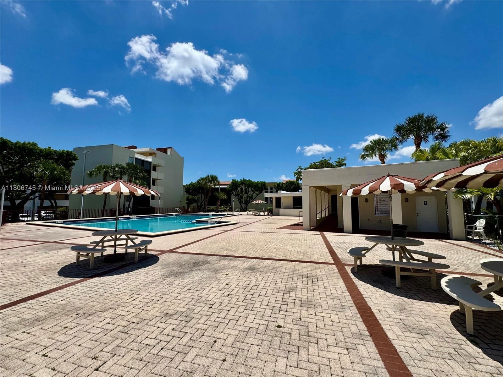 Real estate property located at 8810 Fontainebleau Blvd #318, Miami-dade, San Marco Condo, Miami, FL