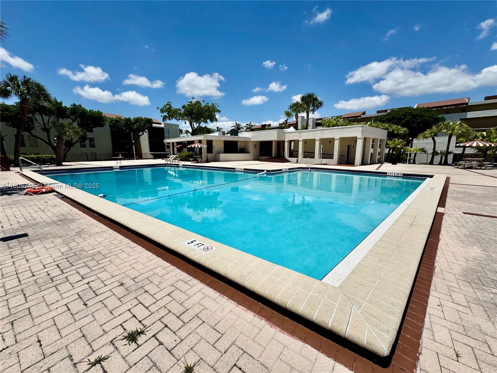 Real estate property located at 8810 Fontainebleau Blvd #318, Miami-dade, San Marco Condo, Miami, FL