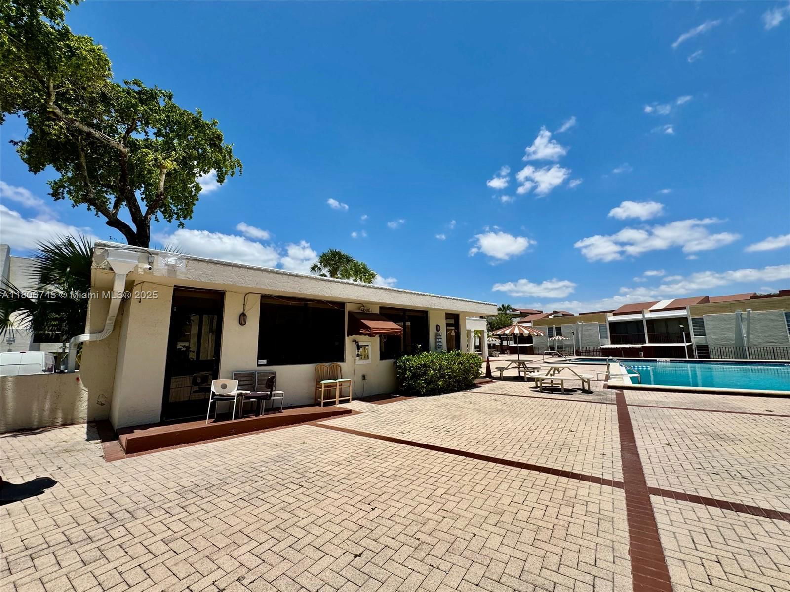 Real estate property located at 8810 Fontainebleau Blvd #318, Miami-dade, San Marco Condo, Miami, FL