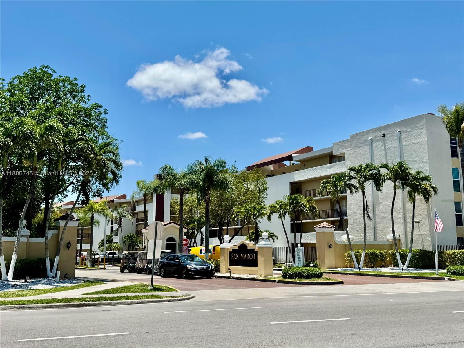 Real estate property located at 8810 Fontainebleau Blvd #318, Miami-dade, San Marco Condo, Miami, FL