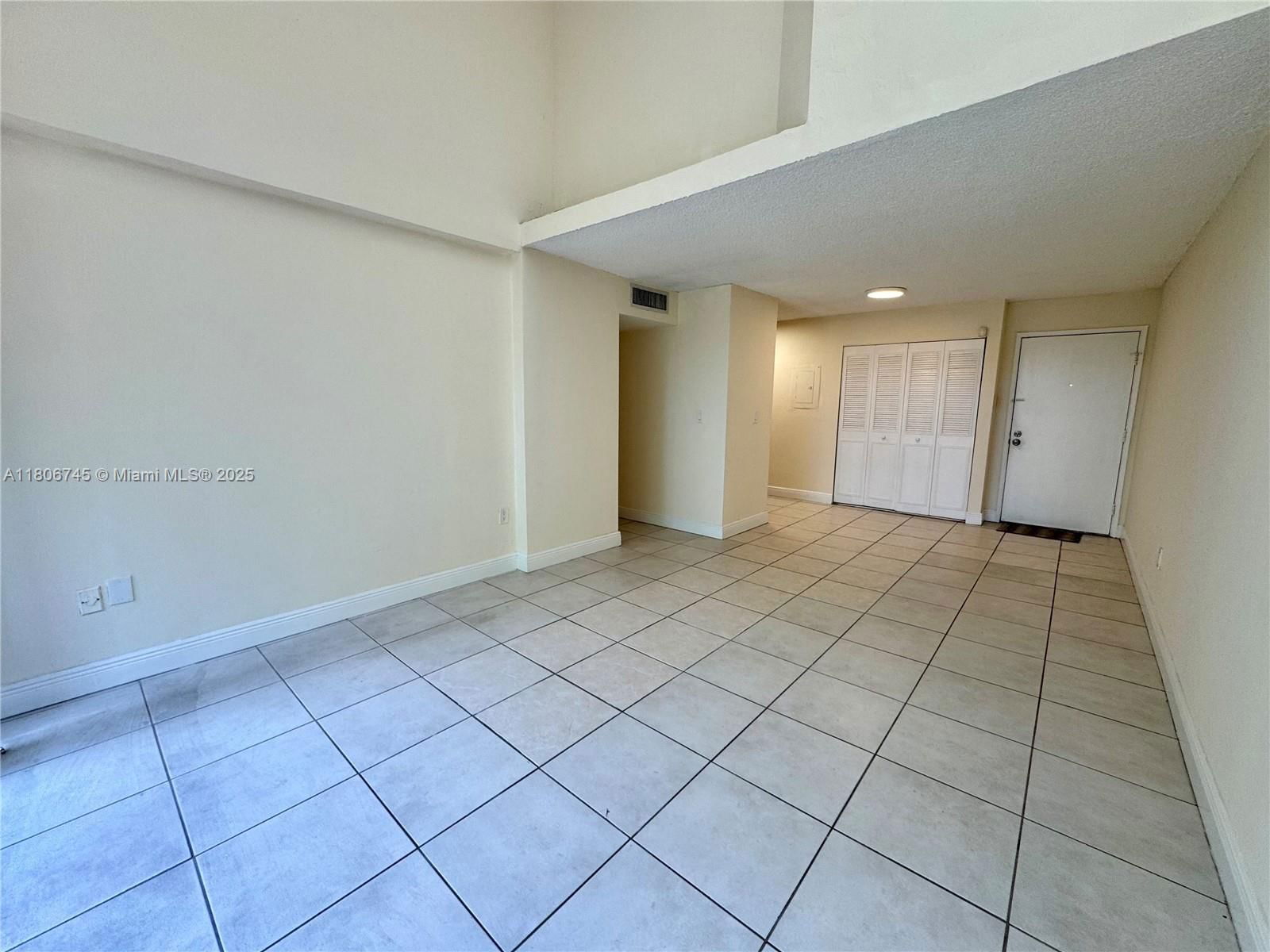 Real estate property located at 8810 Fontainebleau Blvd #318, Miami-dade, San Marco Condo, Miami, FL