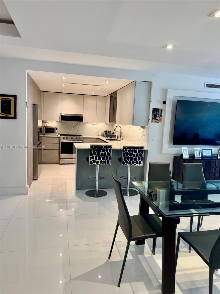 Real estate property located at 9801 Collins Ave #19J, Miami-dade, Balmoral Condo, Bal Harbour, FL