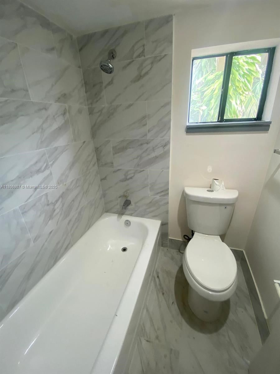 Real estate property located at 8015 21st Ct, Broward, Arrowhead Golf And Tennis, Davie, FL