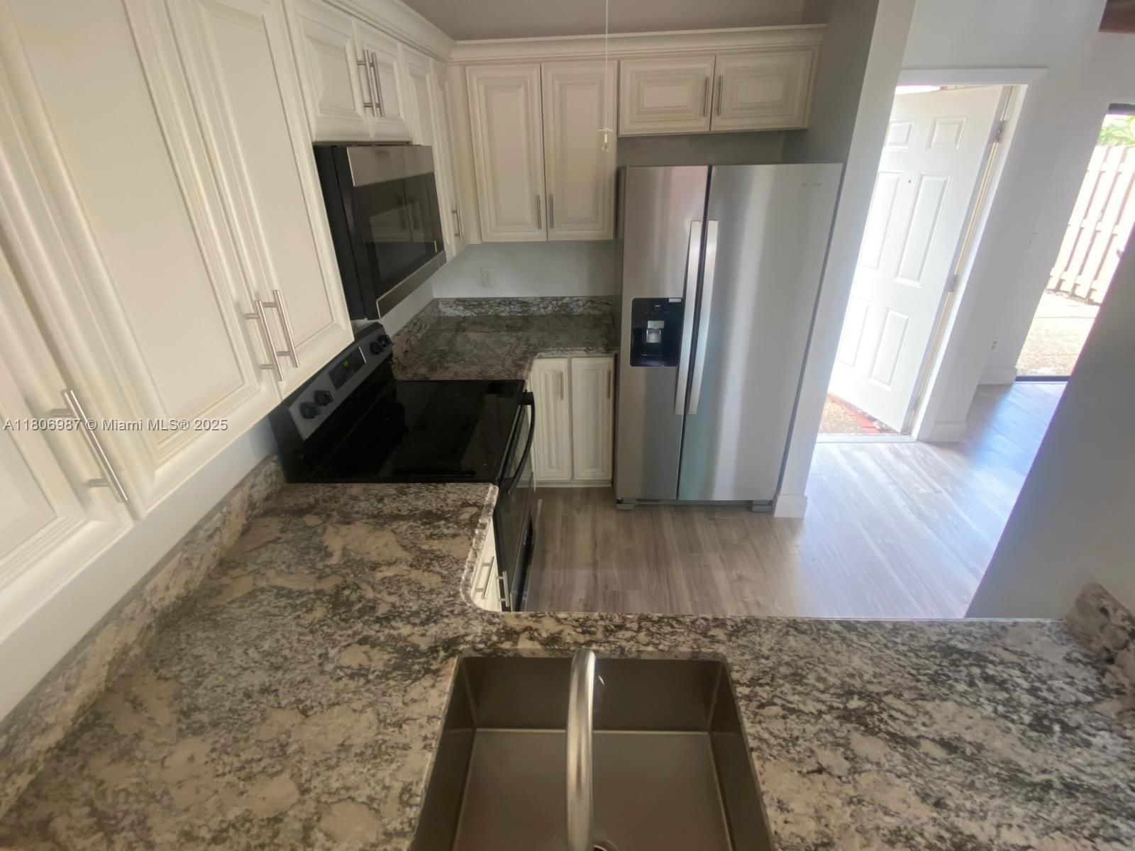 Real estate property located at 8015 21st Ct, Broward, Arrowhead Golf And Tennis, Davie, FL