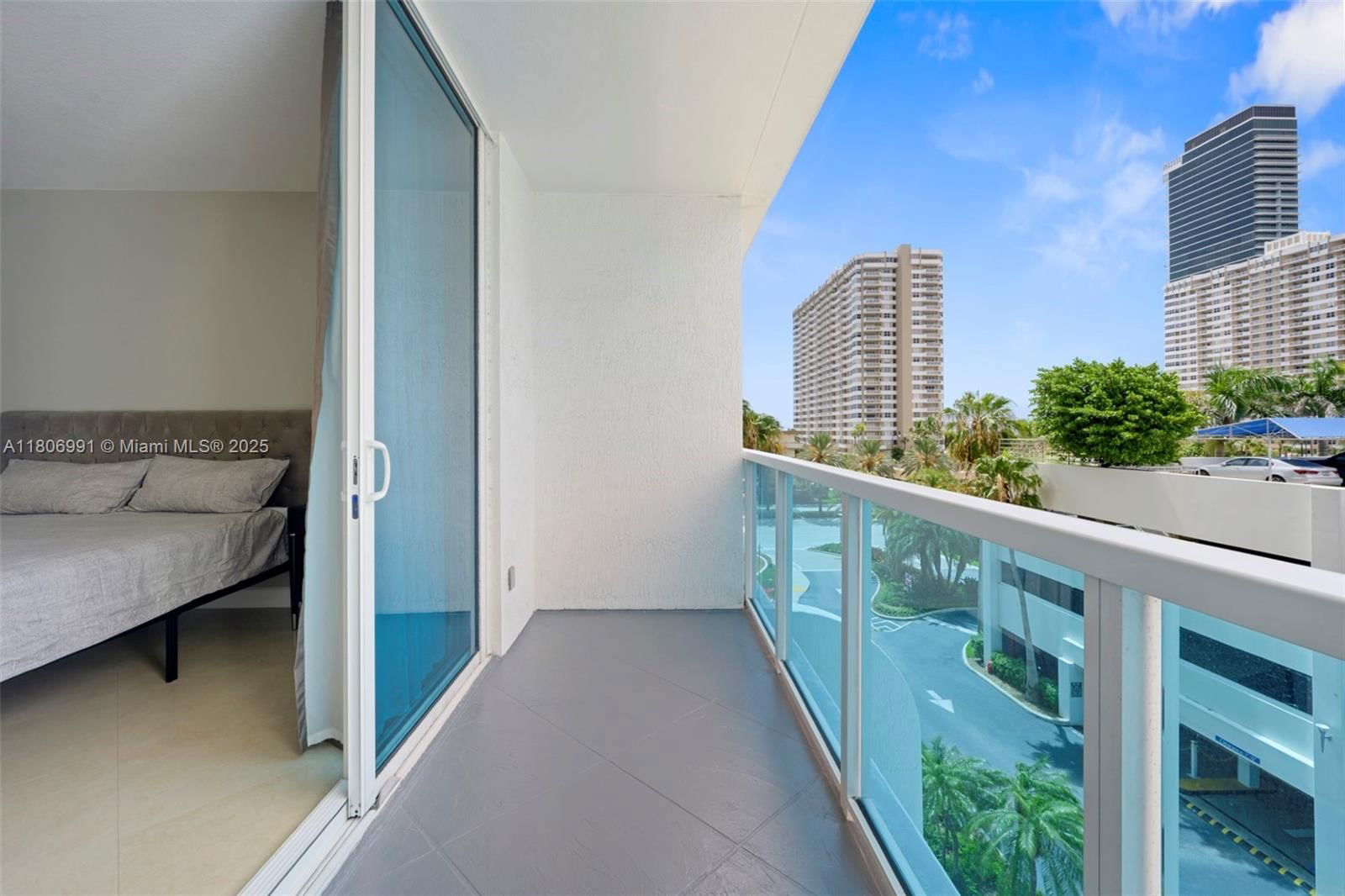 Real estate property located at 1945 Ocean Dr #404, Broward, Ocean Marine Yacht Club C, Hallandale Beach, FL