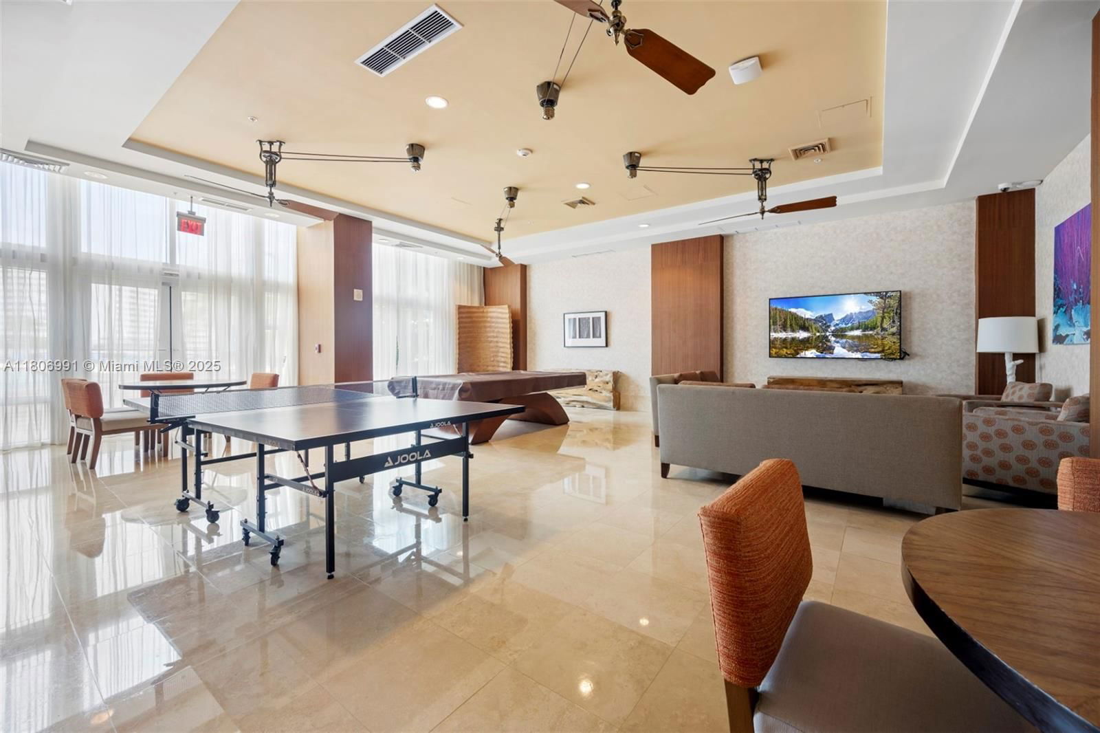 Real estate property located at 1945 Ocean Dr #404, Broward, Ocean Marine Yacht Club C, Hallandale Beach, FL