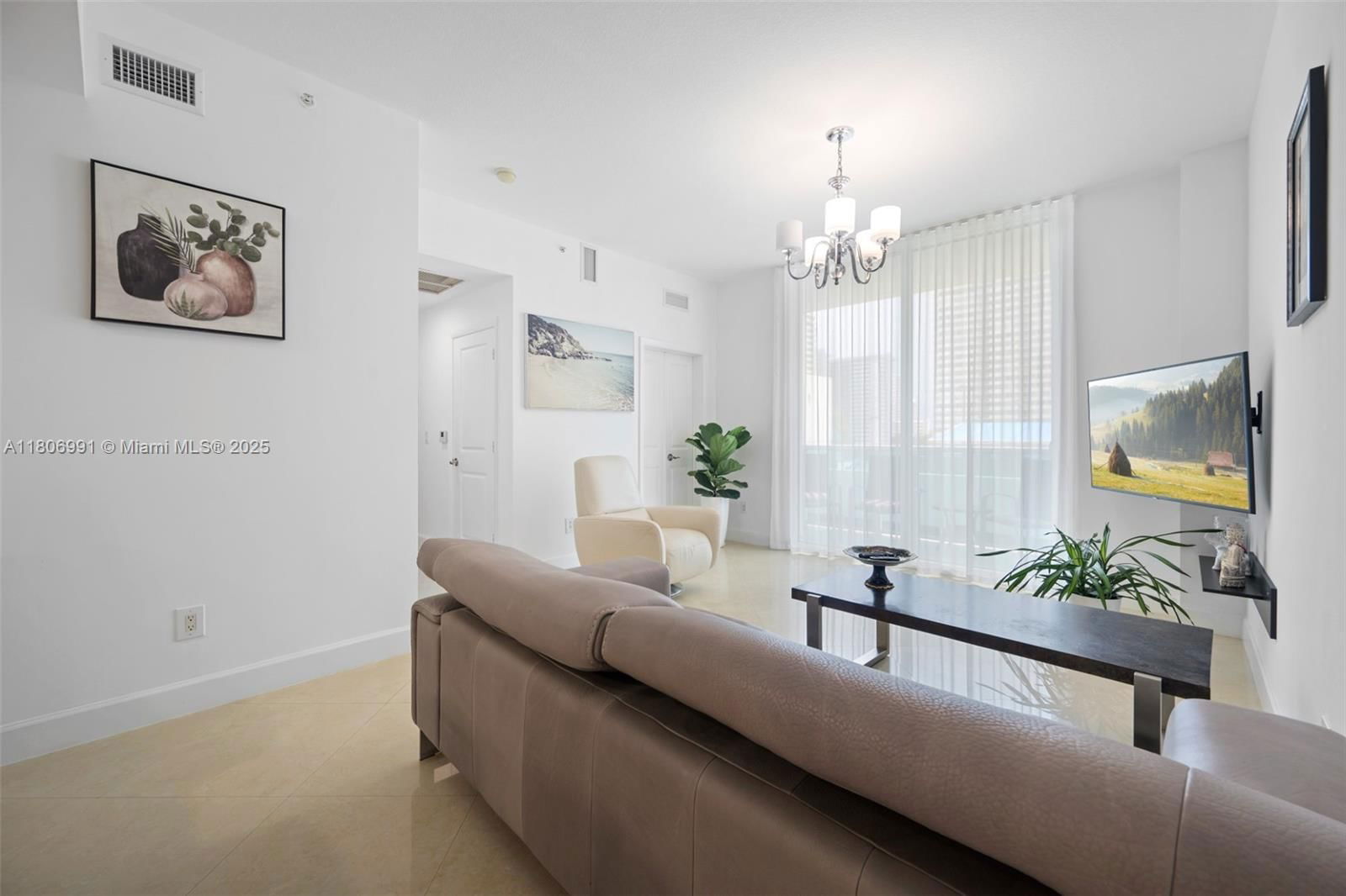 Real estate property located at 1945 Ocean Dr #404, Broward, Ocean Marine Yacht Club C, Hallandale Beach, FL