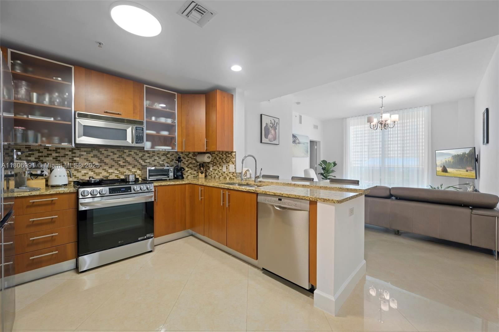 Real estate property located at 1945 Ocean Dr #404, Broward, Ocean Marine Yacht Club C, Hallandale Beach, FL
