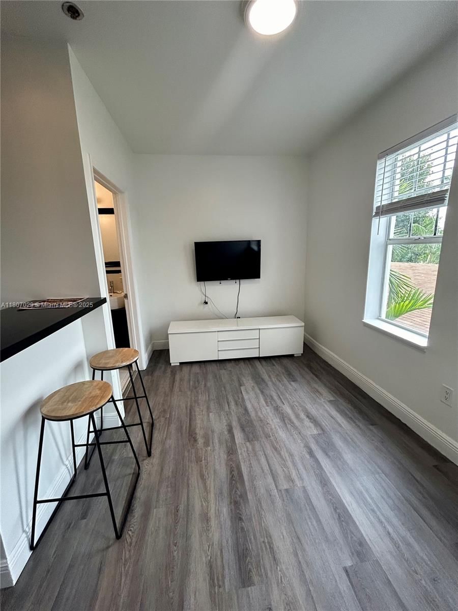 Real estate property located at 1244 Pennsylvania Ave #305, Miami-dade, Dorann Condo, Miami Beach, FL