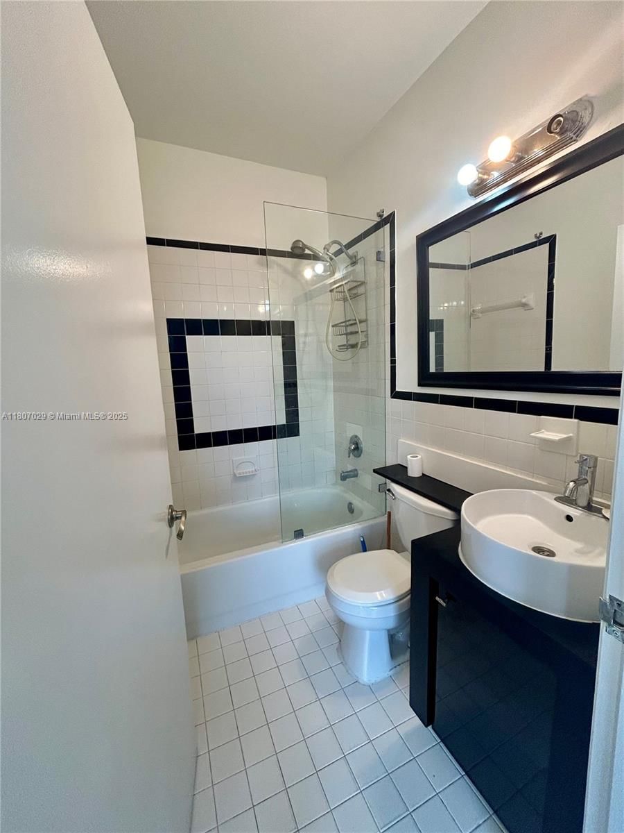 Real estate property located at 1244 Pennsylvania Ave #305, Miami-dade, Dorann Condo, Miami Beach, FL