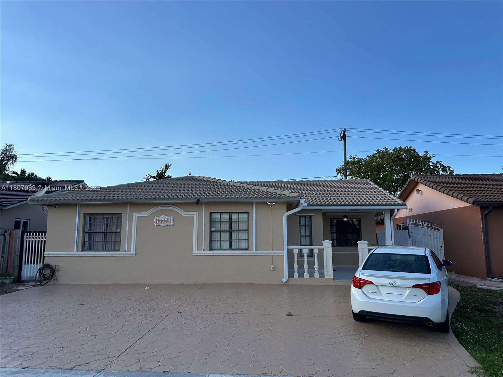 Real estate property located at 10075 129th Ter, Miami-dade, Golden Eagle Estates Sec, Hialeah Gardens, FL
