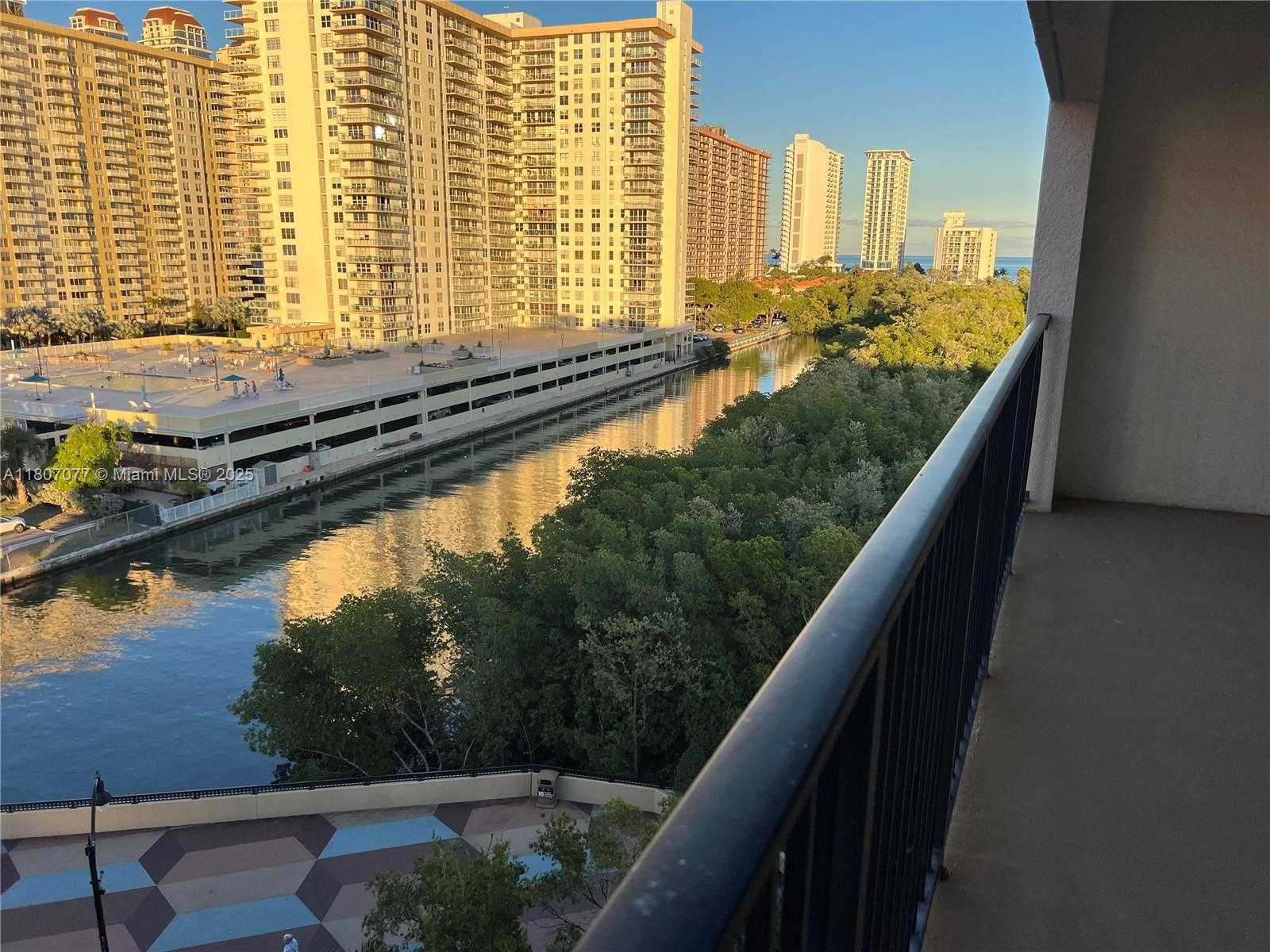Real estate property located at 17150 Bay Rd #2814, Miami-dade, Porto Bellagio Condo, Sunny Isles Beach, FL
