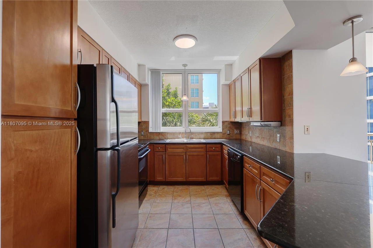 Real estate property located at 2000 Bayshore Dr #228, Miami-dade, Cite Condo, Miami, FL