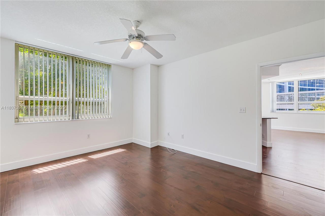 Real estate property located at 2000 Bayshore Dr #228, Miami-dade, Cite Condo, Miami, FL
