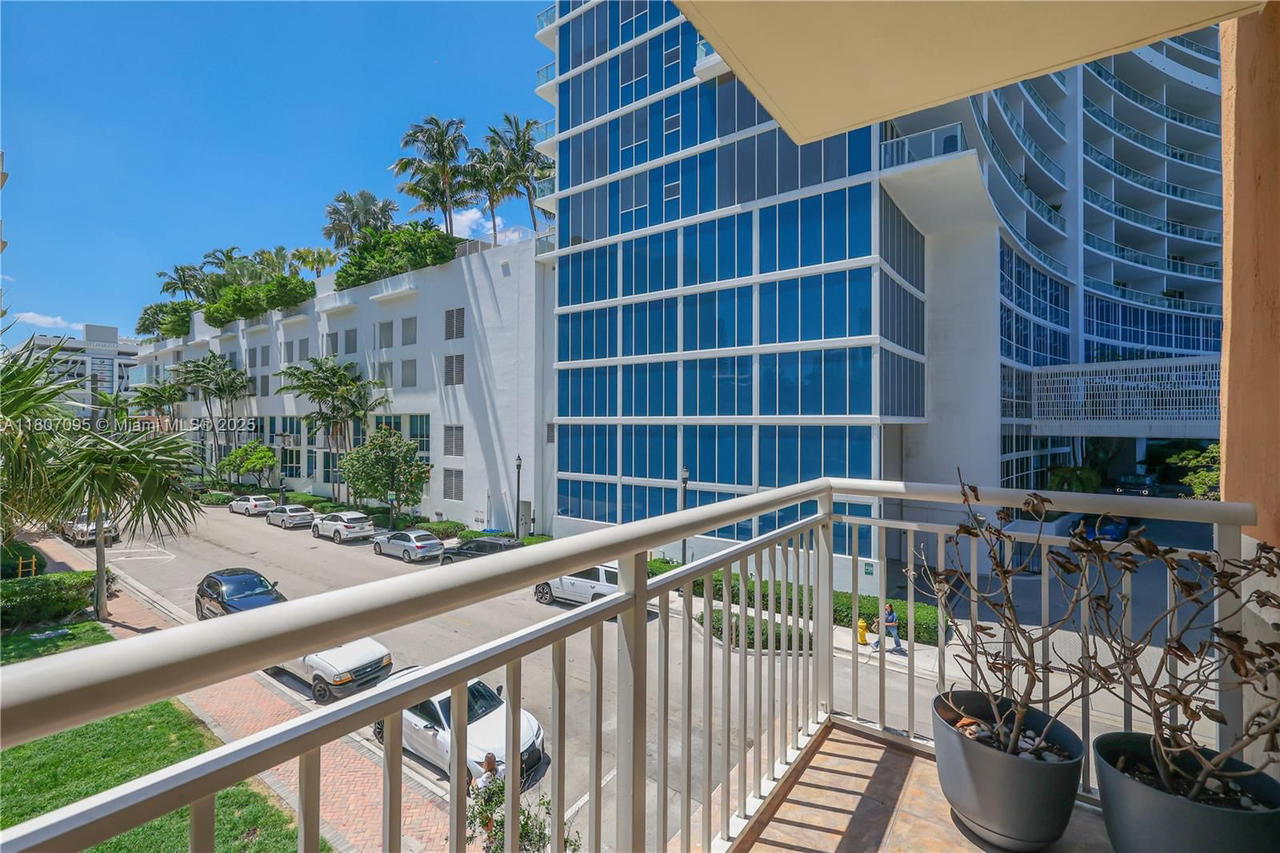 Real estate property located at 2000 Bayshore Dr #228, Miami-dade, Cite Condo, Miami, FL