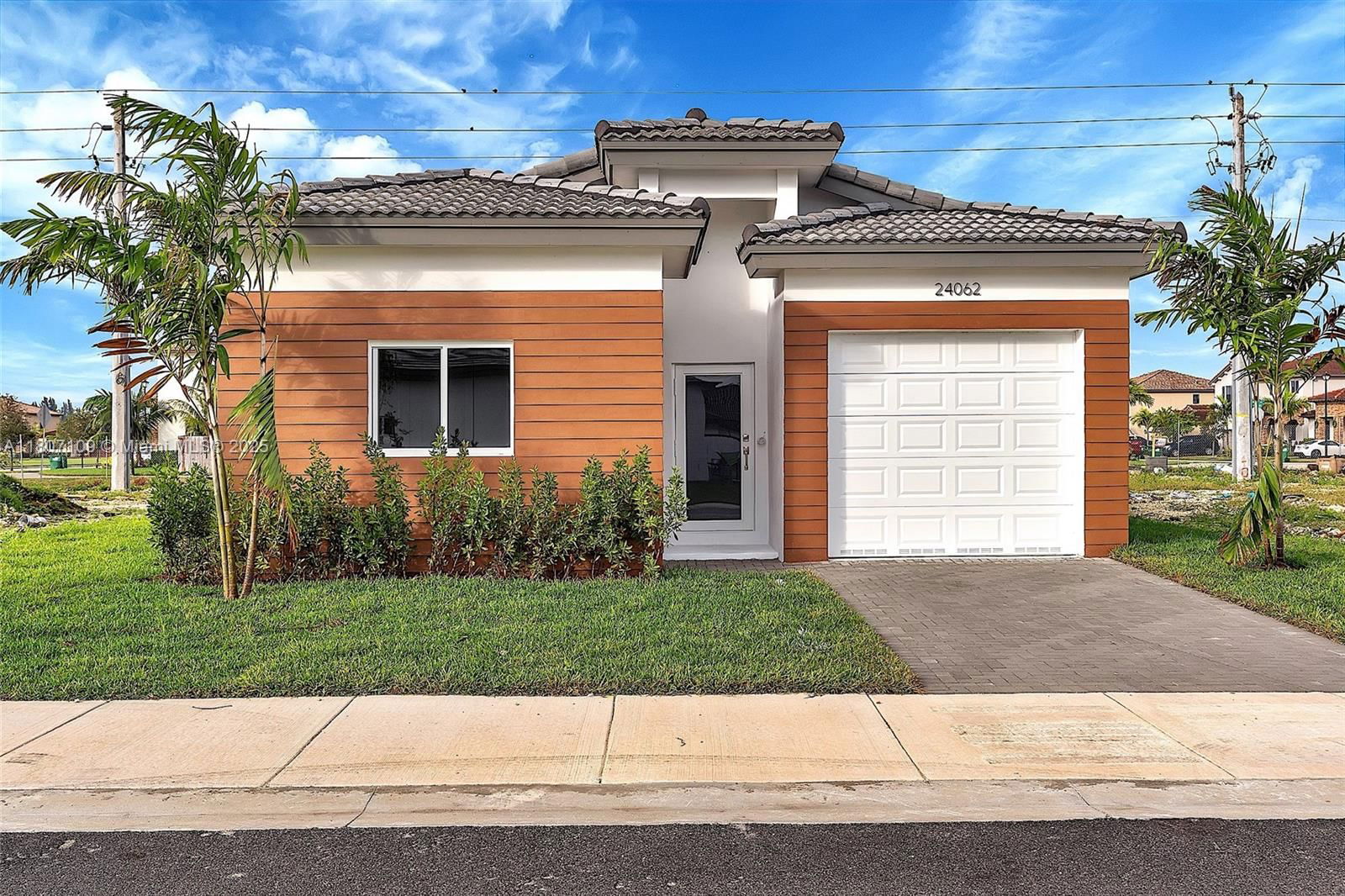 Real estate property located at 24062 116th Ct, Miami-dade, Luxor Homes, Homestead, FL