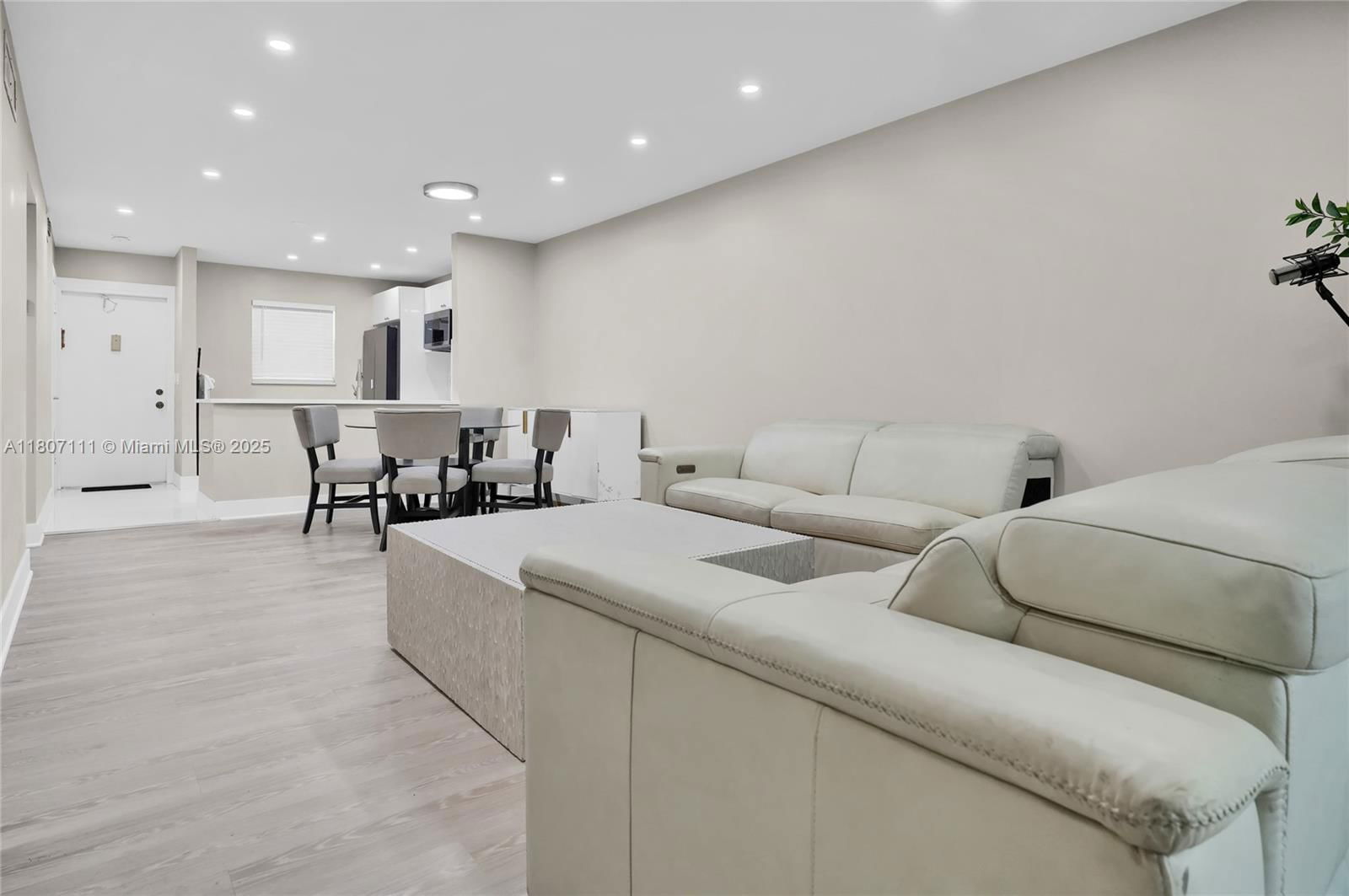 Real estate property located at 100 Ashbury Rd #103, Broward, Berkley House Of Carriage, Hollywood, FL