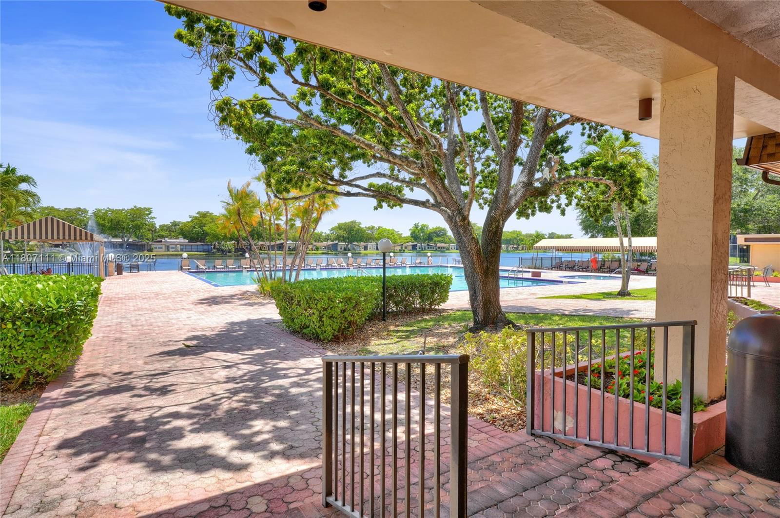 Real estate property located at 100 Ashbury Rd #103, Broward, Berkley House Of Carriage, Hollywood, FL