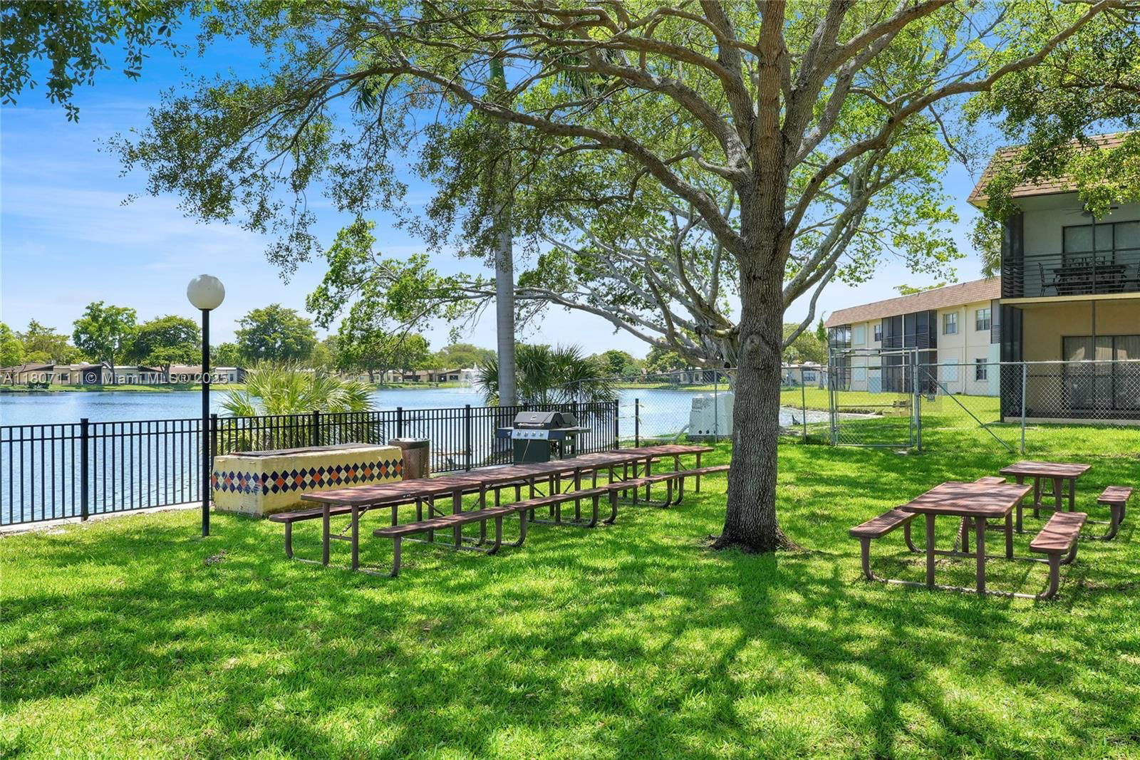 Real estate property located at 100 Ashbury Rd #103, Broward, Berkley House Of Carriage, Hollywood, FL