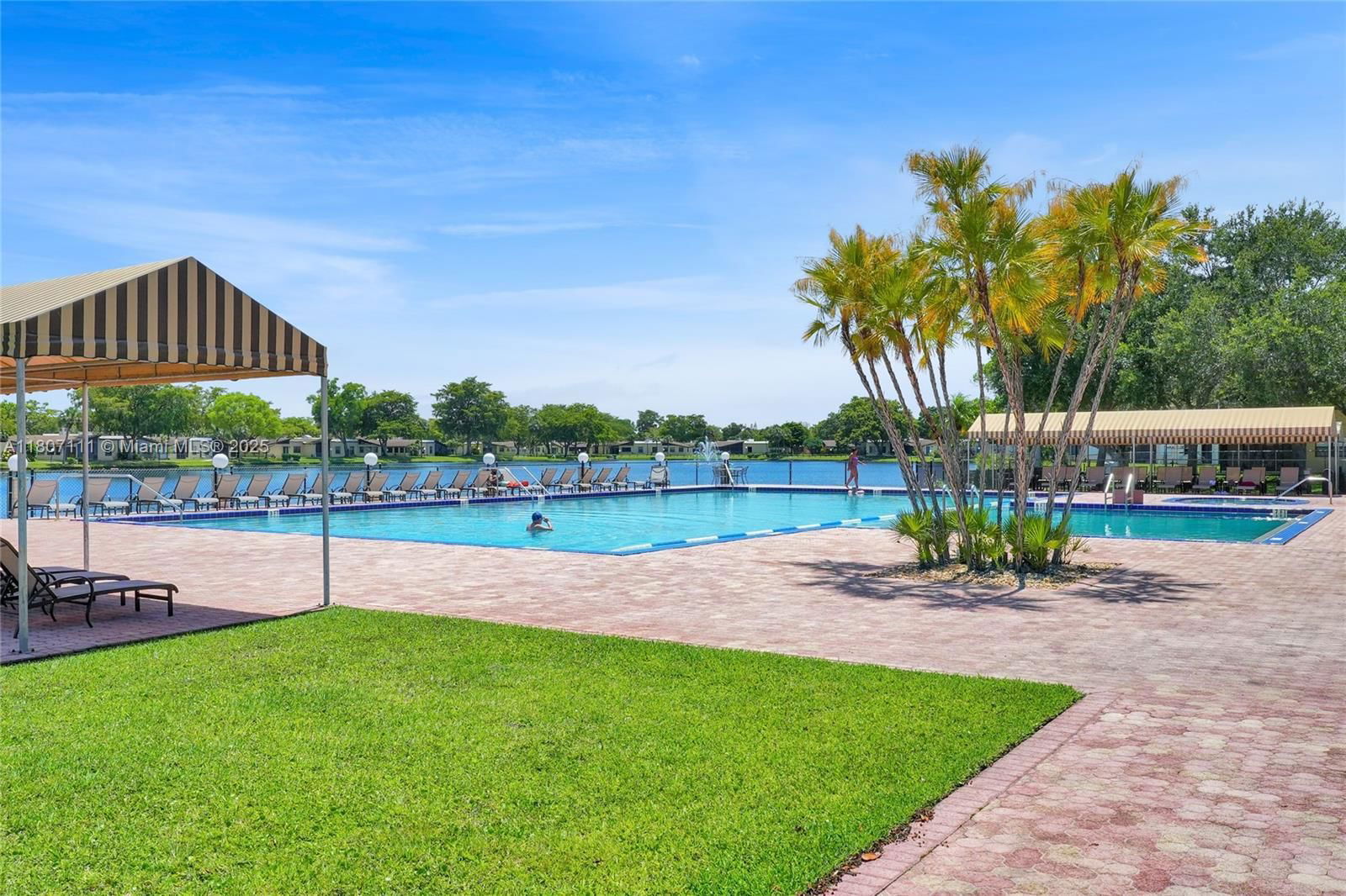 Real estate property located at 100 Ashbury Rd #103, Broward, Berkley House Of Carriage, Hollywood, FL