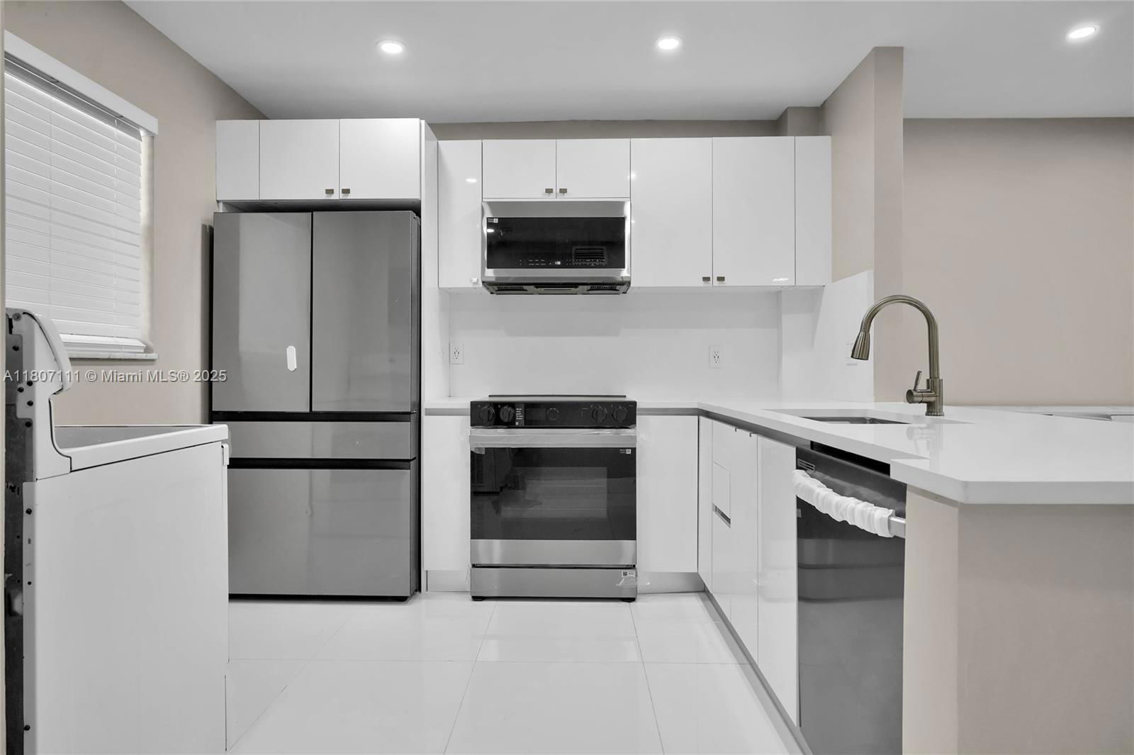 Real estate property located at 100 Ashbury Rd #103, Broward, Berkley House Of Carriage, Hollywood, FL