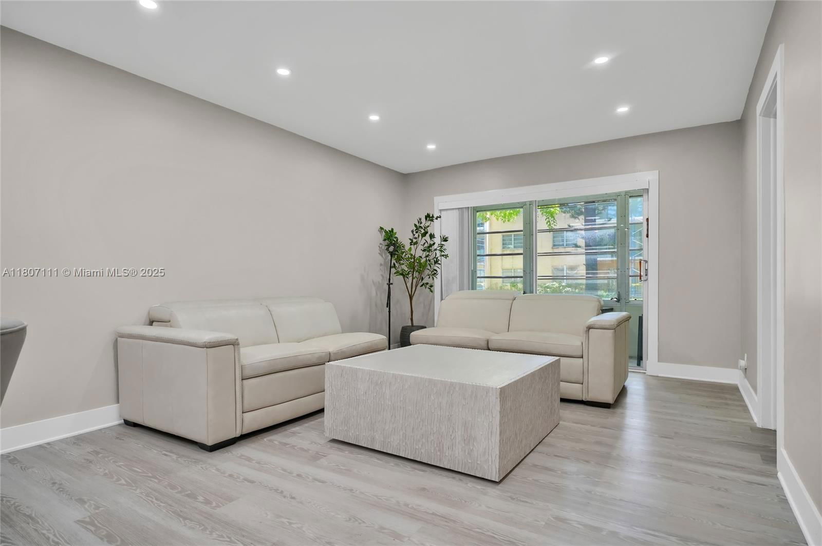 Real estate property located at 100 Ashbury Rd #103, Broward, Berkley House Of Carriage, Hollywood, FL
